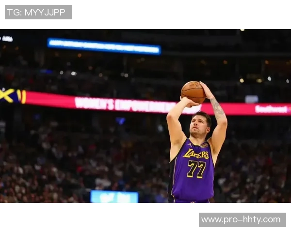 戈登替补表现逐渐回暖12投5中贡献12分6篮板2助攻展现潜力